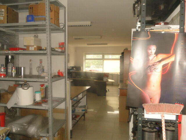 Ładny lokal pod każdą działalność 64 m2