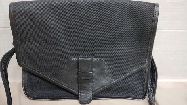 Torebka damska w kolorze czarnym