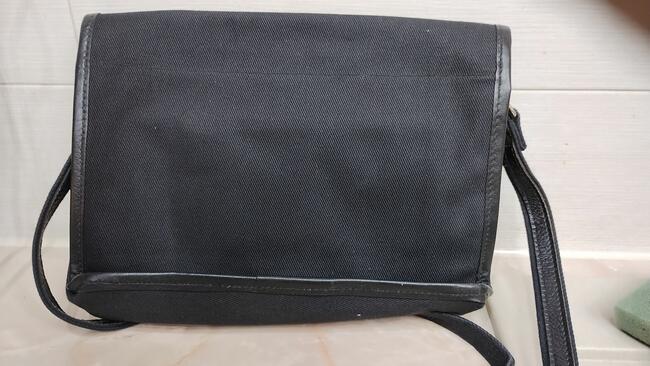 Torebka damska w kolorze czarnym