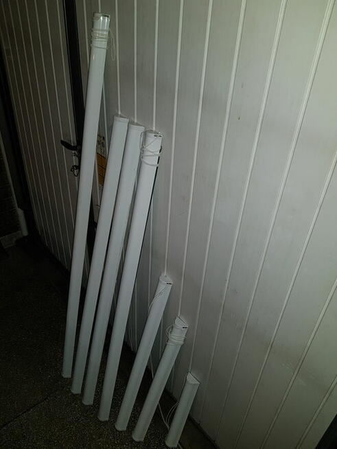 Rolety okienne w kasecie stan bdb 1szt kolor jasny beż 30zl