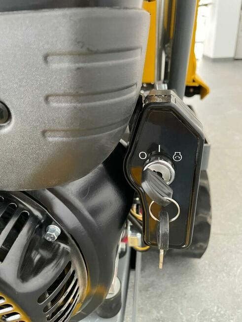 Wozidło od Gunter Grossmann z amerykańskim silnikiem W500