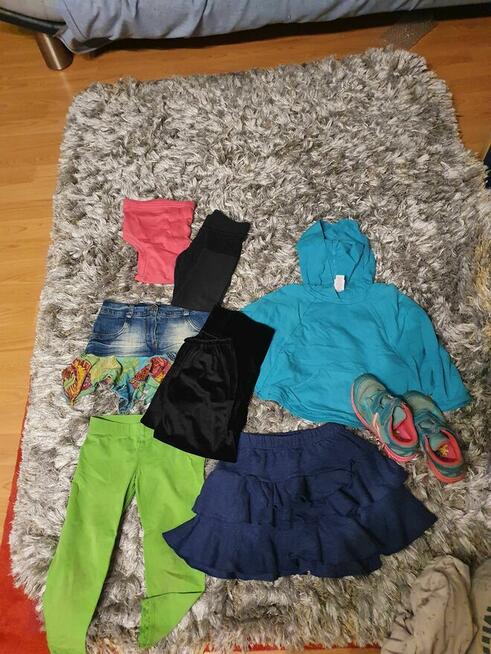 Ubrania jesienno-zimowe dla dziewczynki na 128 cm