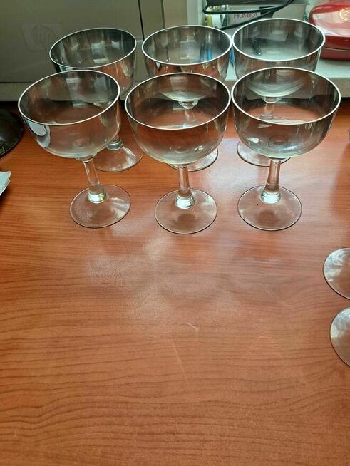 Zestaw kieliszkow ze szkla dymionego platynowego z okresu prl9