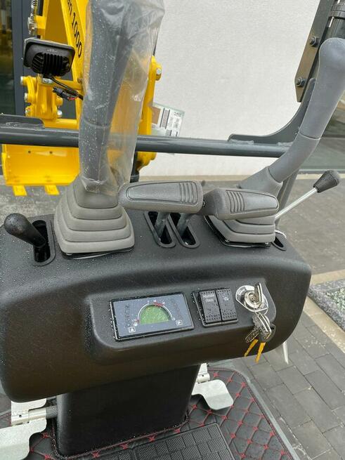 JAPAN 1000 Koparka 1 tonowa, rok produkcji 2025