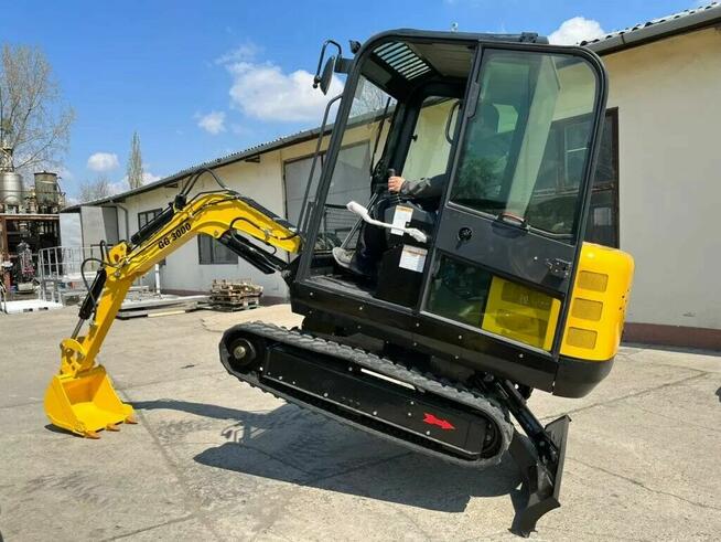 Nowa Koparka GG3000 marki Gunter Grossmann, kabina