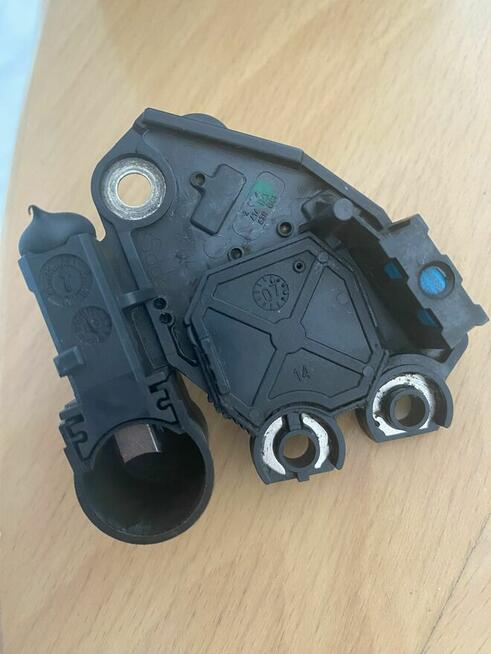 Regulator napięcia Valeo 2542604