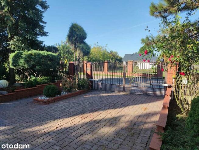 Dom 148,4 m2 z pieknym ogrodem z basenem