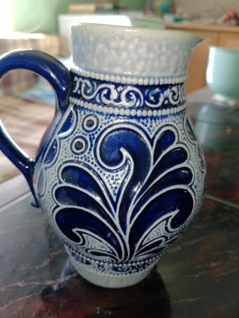 Stary ceramiczny dzbanek