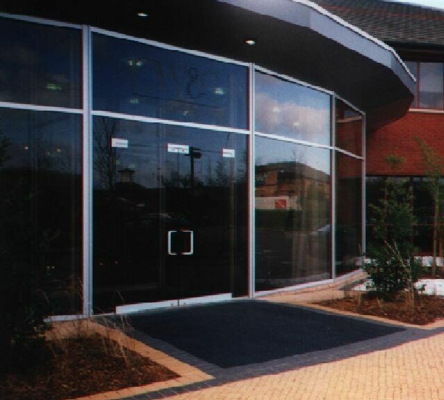 Stolarka aluminiowa, ściany szklane, drzwi szklane