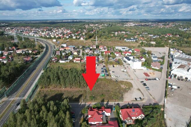 Duża działka pod zabudowę usługową i mieszkaniową.