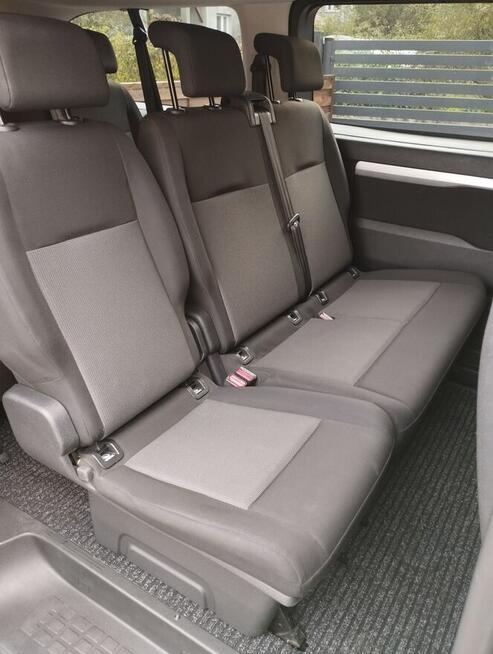 Wynajem busa z Kierowcą, transport busem 9 osobowym