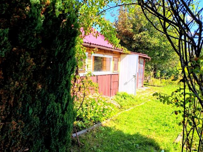 Spora działka rekreacyjna z zabudowaniem