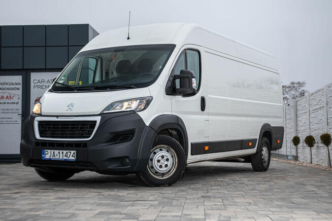 Wynajem busa, samochód dostawczy