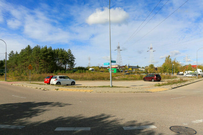 Duża działka pod zabudowę usługową i mieszkaniową.