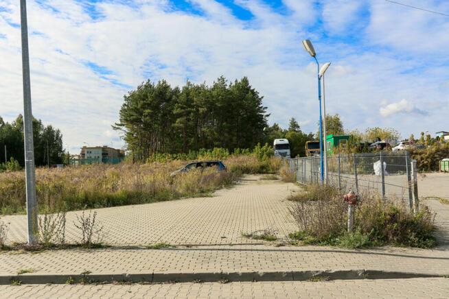 Duża działka pod zabudowę usługową i mieszkaniową.