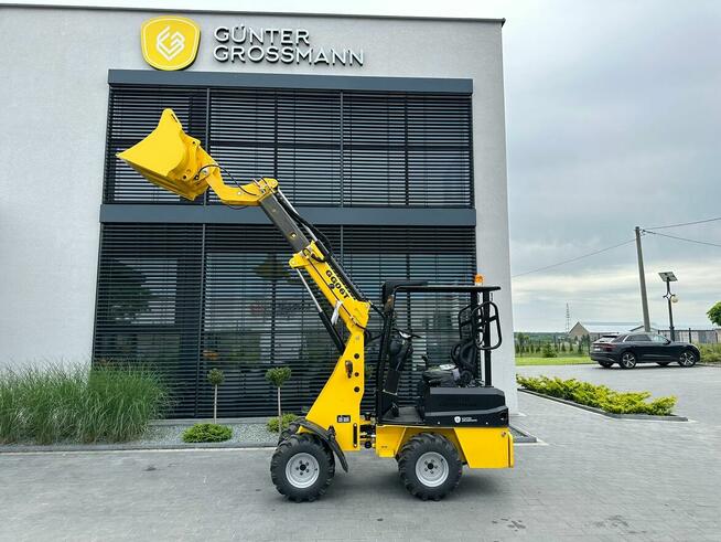 Nowa Ładowarka teleskopowa, ładowność 600 kg