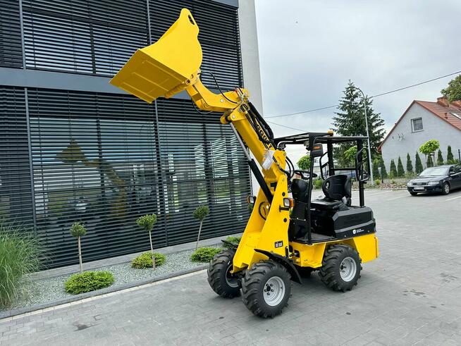 Nowa Ładowarka teleskopowa, ładowność 600 kg