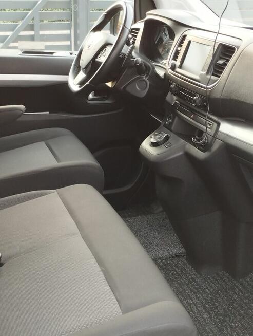 Wynajem busa z Kierowcą, transport busem 9 osobowym