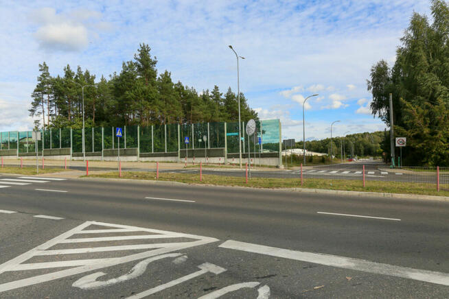 Duża działka pod zabudowę usługową i mieszkaniową.