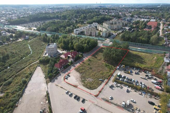 Duża działka pod zabudowę usługową i mieszkaniową.
