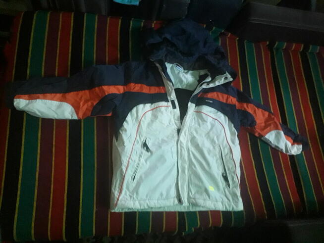 Kurtka zimowa na 140 cm nowa