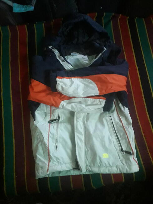 Kurtka zimowa na 140 cm nowa