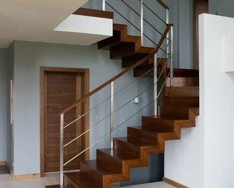 Drzwi, okna, schody drewniane - Stolarz