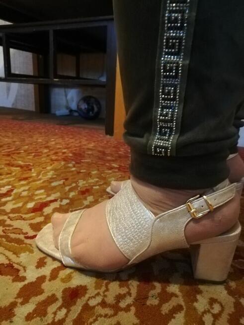 Sukienka ślubna beżowa XLL, buty ślubne rozmiar 39 i torebk.