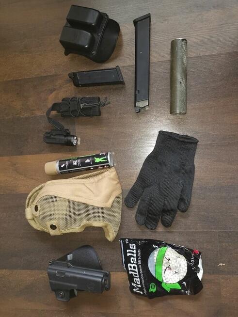 Zestaw szkoleniowy. ASG, GG - G18C + akcesoria