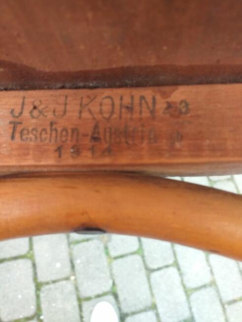 Krzesła oryginalne J & J Kohn sprzedam.
