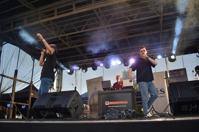 Nagłosnienie światło projektor mikrofon ruchome głowy