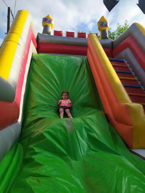 Zjeżdżalnia zamek skakaniec