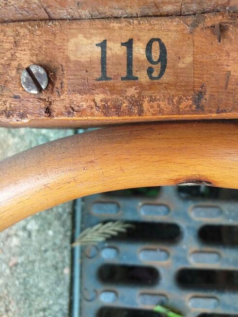 Krzesła oryginalne J & J Kohn sprzedam.