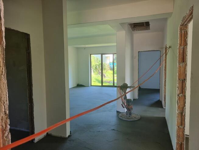 Solidne tynki maszynowe i wylewki