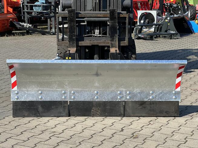 Pług do śniegu odśnieżny do wózka widłowego widlak śnieżny