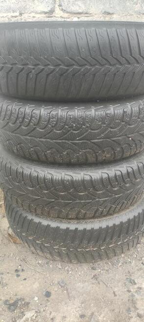 Opony zimowe 4 szt wraz z stalówkami