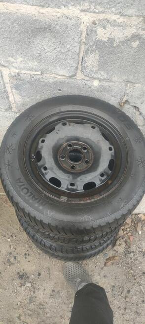 Opony zimowe 4 szt wraz z stalówkami