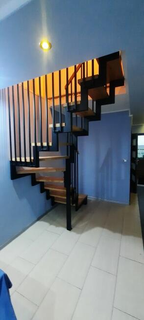 Schody stalowe wewnętrzne I zewnętrzne barierki, balustrady