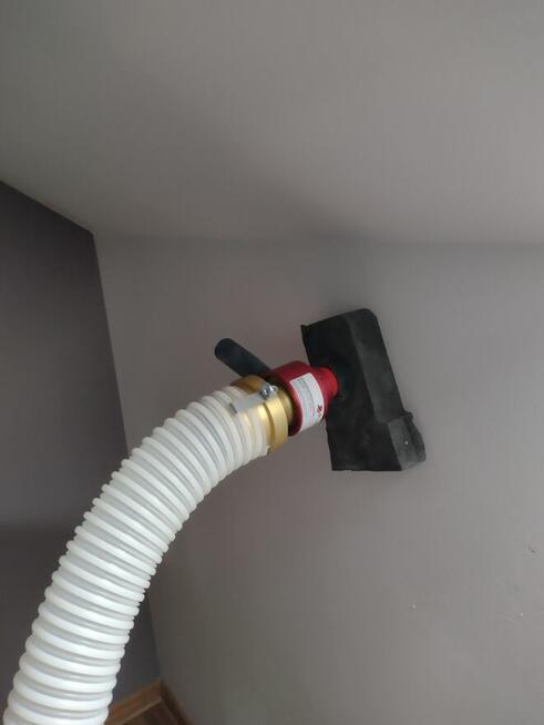 Celuloza, wdmuchiwanie ocieplenia, naprawa izolacji