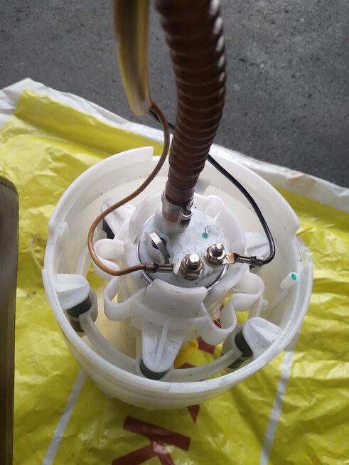 pompa paliwa audi a 4 1800 benzyna sprawna cena 150 zł