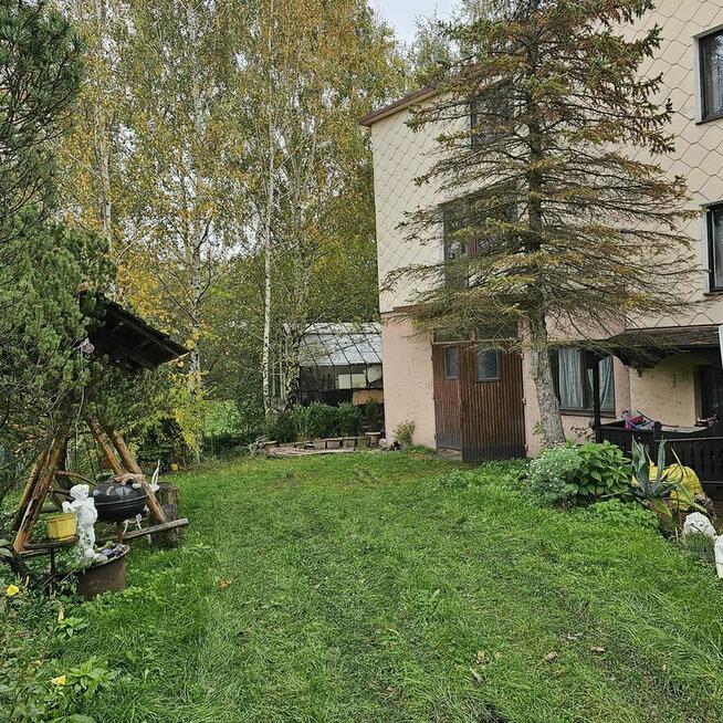 Przestronny dom na sprzedaż w malowniczej Roczyny