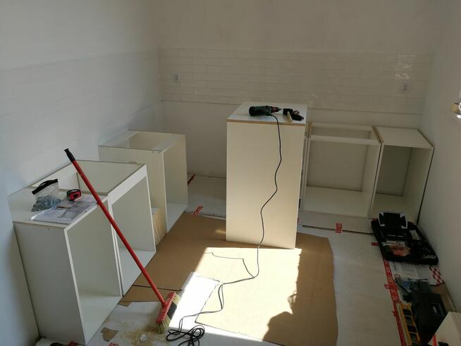 Montaż skręcanie składanie mebli Katowice i okolice