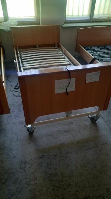Łóżko rehabilitacyjne elektryczne drewniane szitalne meblowe