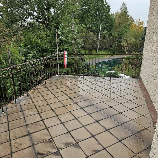 Przestronny dom na sprzedaż w malowniczej Roczyny