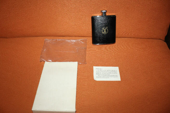 Piersiówka Jelenie Made in England 6OZ