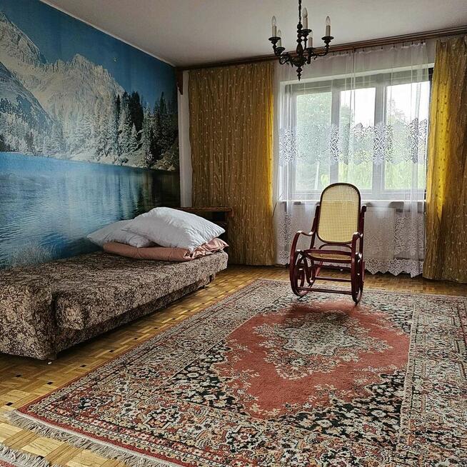 Przestronny dom na sprzedaż w malowniczej Roczyny