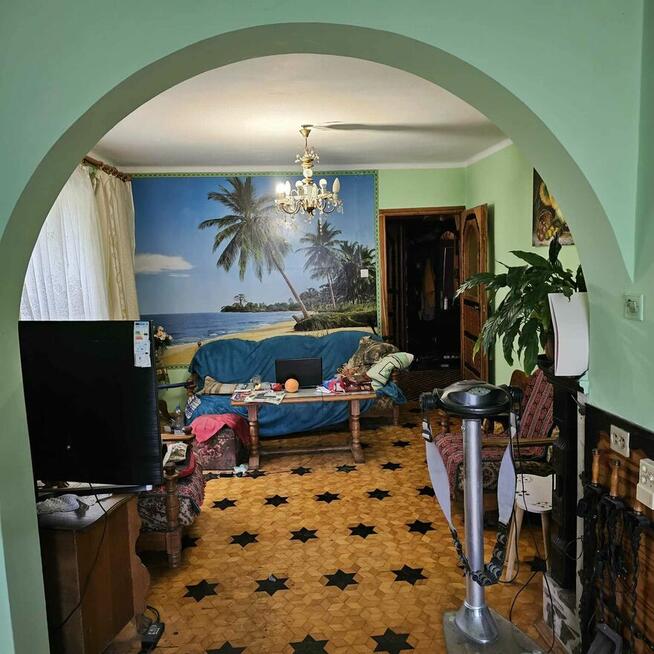 Przestronny dom na sprzedaż w malowniczej Roczyny