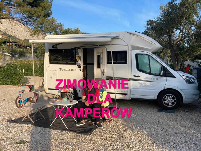 Parking zima kampery; łodzie; przyczepy kempingowe