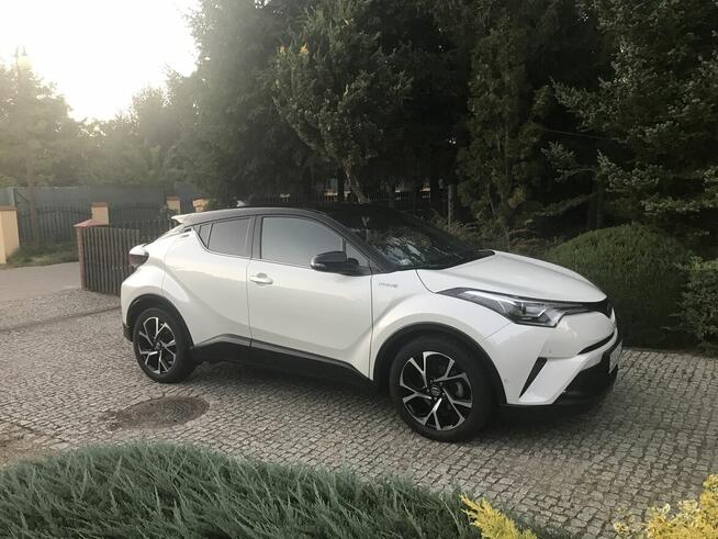 TOYOTA CHR 1.8 Hybrid Selection 122 KM SUV Biała Perła