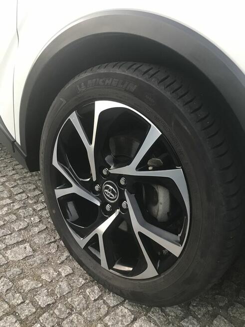 TOYOTA CHR 1.8 Hybrid Selection 122 KM SUV Biała Perła